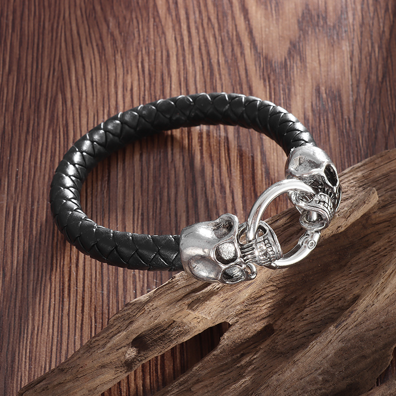 Gothic Skull Ring - Bracciale in pelle intrecciata nera con