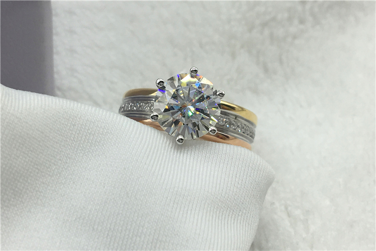 Anello di fidanzamento per mat - Moissanite Ring recensione e prezzo