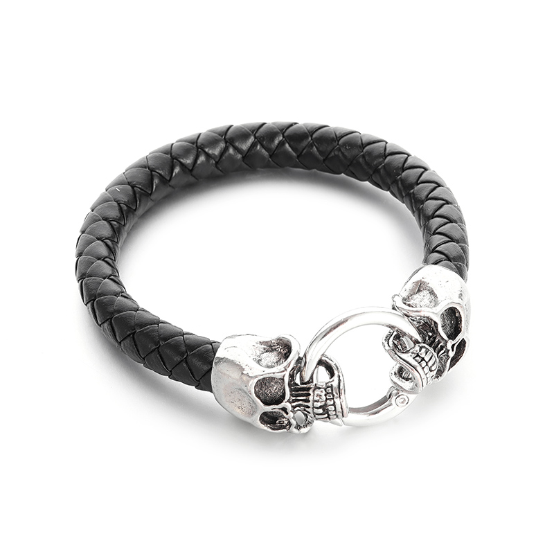 Bracciale in pelle intrecciata - Gothic Skull Ring recensione e prezzo