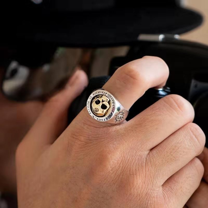 Anello con teschio per uomo e  - Gothic Skull Ring recensione e prezzo