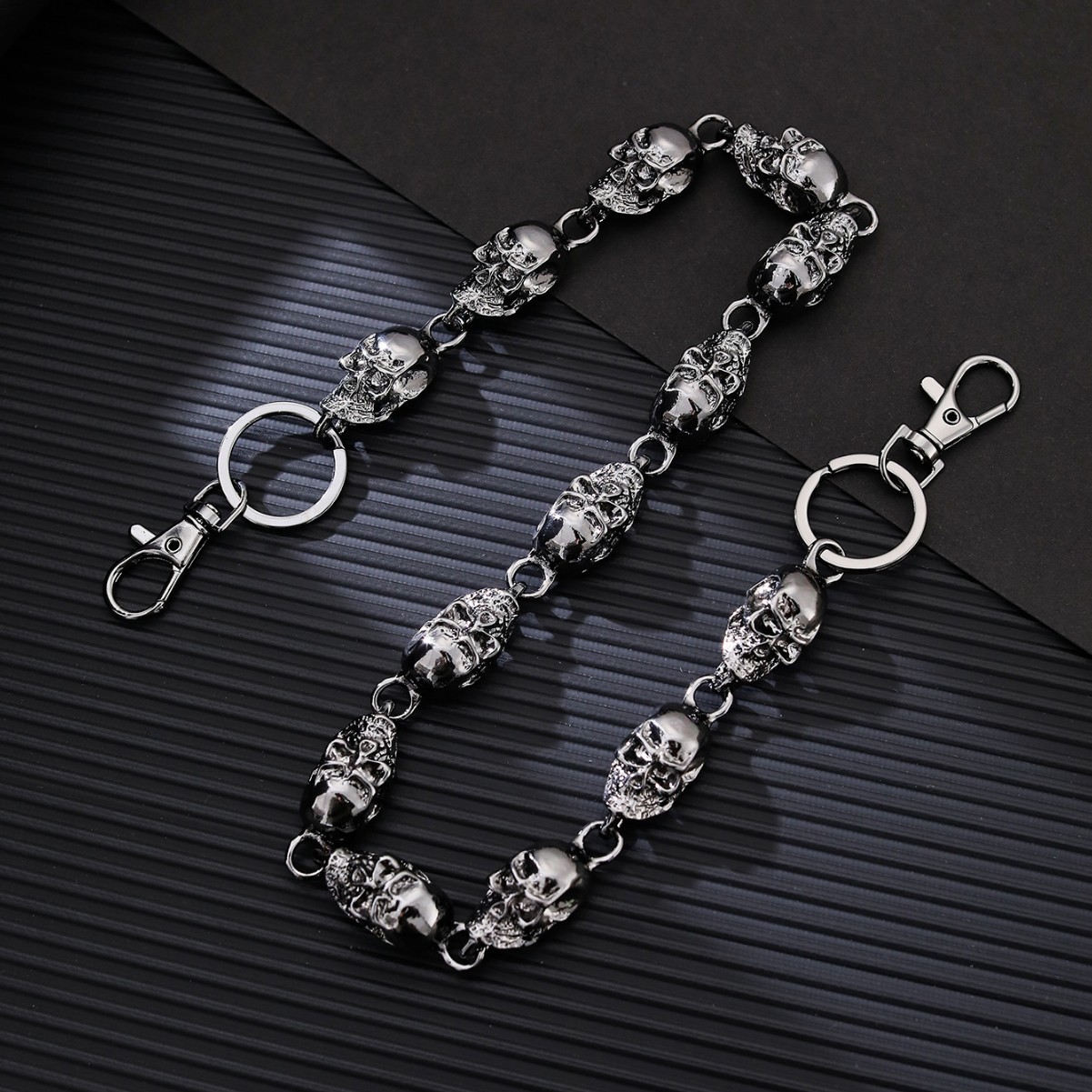 Portachiavi a Forma di Teschio - Gothic Skull Ring recensione e prezzo