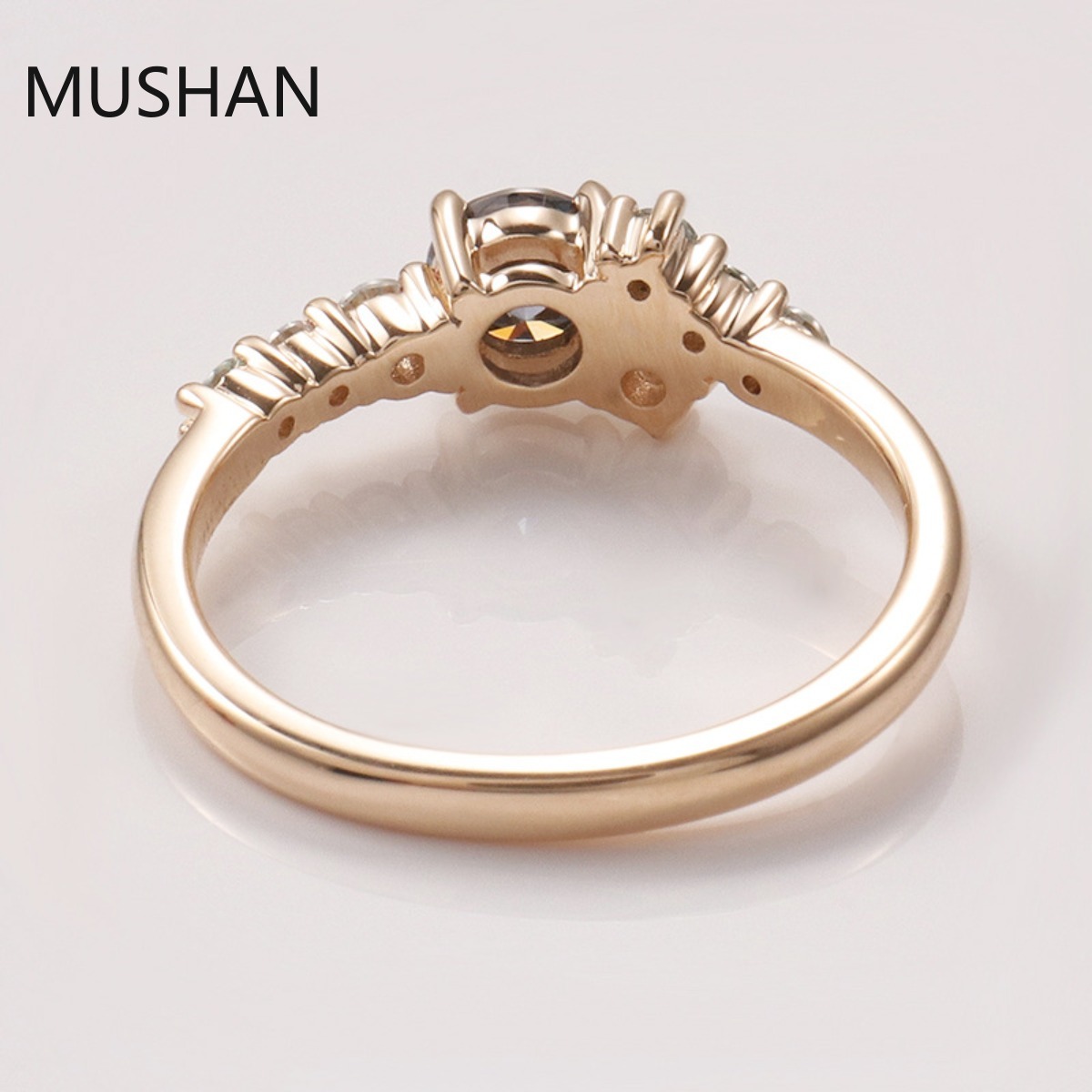 Anello di Lusso Personalizzato - Moissanite Ring recensione e prezzo